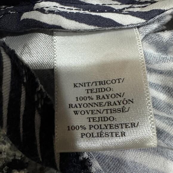 Ann Taylor Shirt Womens Medium Blue White Leaf Print Short Sleeve V Neck Blouse - Picture 6 of 6